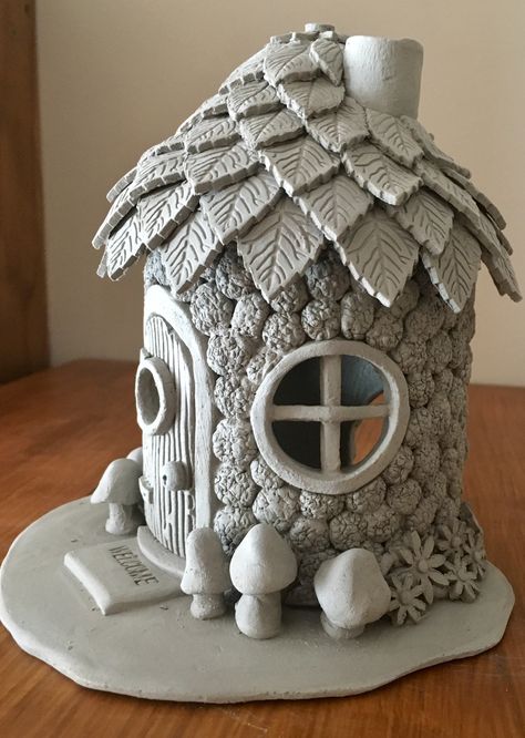 Air Dry Clay Houses How To Make, Pottery Fairy Houses, House Making Craft, Clay Fairy House Diy, Clay House Ideas, Clay Fairy Houses, Fairy House Clay, Polymer Clay Fairy House, Mushroom Fairy House