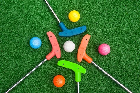 Golf Bar, Grass Installation, Artificial Grass Installation, Romantic Resorts, Miniature Golf Course, Mini Golf Course, Paint Color Inspiration, Golf Day, Miniature Golf