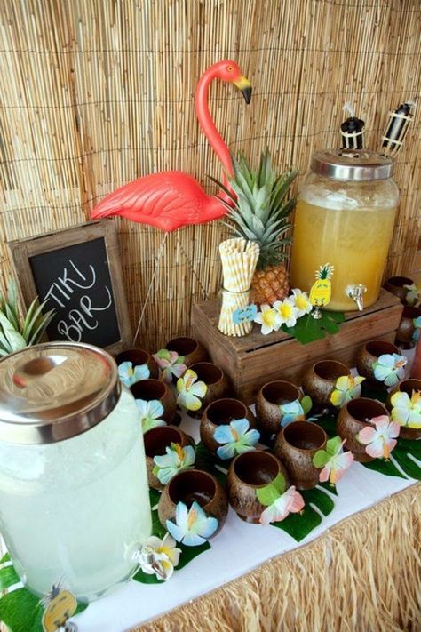 Affordable and Creative Hawaiian party decoration Ideas (43) Hawaiian Party Drinks, Tropisk Fest, Hawaiian Baby Showers, Hawaiian Party Theme, Luau Baby Showers, Tropical Birthday Party, Coconut Cups, Aloha Party, Hawaiian Party Decorations