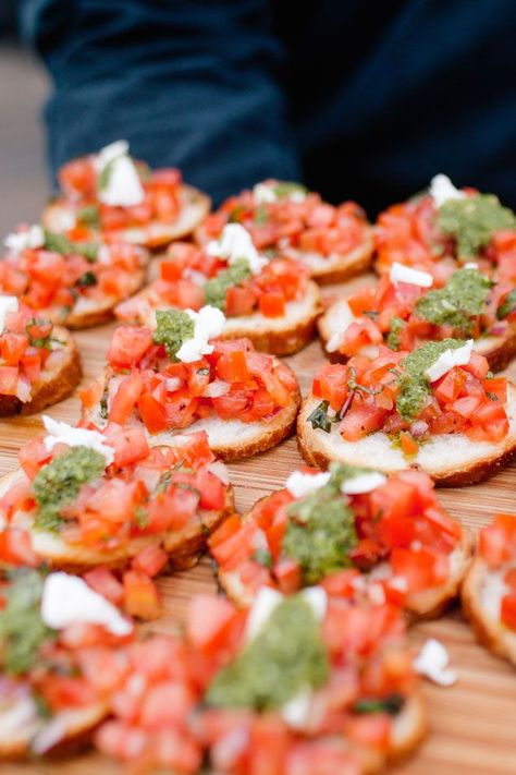 Wedding Food Ideas, Food Sides, Wedding Food Menu, Wedding Food Drink, Wedding Appetizers, Classic Appetizers, Reception Food, Appetizer Menu, Wedding Reception Food