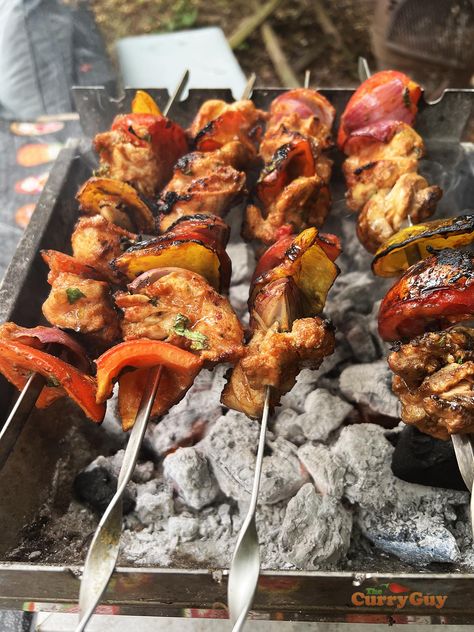 Shashlik chicken tikka Shashlik Chicken, Turkish Barbecue, Chicken Kebobs, Chicken Tikka Kebab, Tikka Chicken, Chicken Shashlik, Sweet And Sour Recipes, Chicken Salt, Meat Bbq