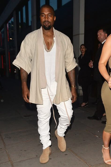 The Kanye West Look Book Photos | GQ Kanye West Outfits, Kanye Fashion, Kanye West Style, Kim Kardashian Kanye West, Men Looks, Mens Street Style, All White, Fashion Killa, Kanye West