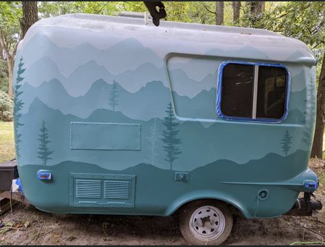 Paint Camper Exterior, Camper Painting Exterior, Camper Airbnb, Aframe Camper, Painted Bus, Painted Camper, Camper Painting, Caravan Exterior, Camper Exterior