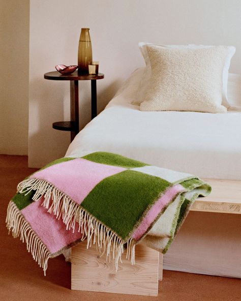 ARKET (@arketofficial) • Instagram photos and videos Colorful Blanket, Late Autumn, Contemporary Accessories, Room Design Bedroom, Blue Blanket, Blanket Designs, Woven Blanket, Jacquard Weave, Wool Blanket