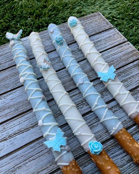 Cinderella Pretzel Rods, Cinderella Theme Candy Table, Cinderella Snack Ideas, Cinderella Treats Ideas, Cinderella Candy Table, Cinderella Candy Table Ideas, Cinderella Theme Dessert Table, Cinderella Strawberries, Cinderella Themed Snacks