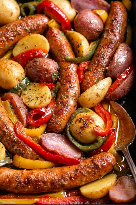 Baked sausage & potato sheet pan dinner - #sheet-pan #dinner #sausage #potato #recipe #eatwell101 - The easiest and most delicious way to have your weeknight meal cooked and ready to serve when you’re short on time! - #recipe by #eatwell101® Ways To Cook Sausage, Baked Sausages In Oven, Sheetpan Dinner Recipes, Oven Dinner Recipes, Sheet Pan Sausage And Peppers, Sausage Potatoes And Peppers, Sausage Dinners, Food College, Healthy Sausage Recipes