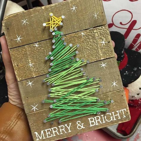 Christmas Tree String Art #stringart #diy #stringartideas #decorhomeideas Navidad Diy, Noel Christmas, Wooden Christmas, Dollar Store Crafts, Winter Crafts, Xmas Crafts, Christmas Signs, String Art, Rustic Christmas