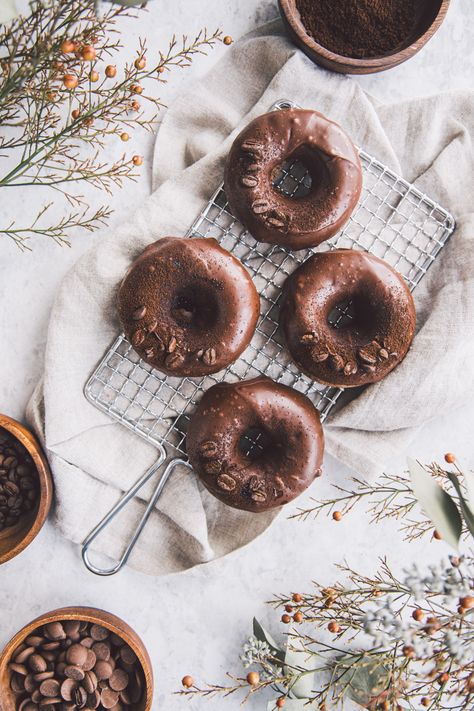 Chocolate & Espresso Doughnuts - Emily Laurae Doughnut Batter Recipe, Doughnuts Photography, Donat Glaze, Images Of Chocolate, Food Photography Dessert, Chocolate Covered Espresso Beans, Food Flatlay, Chocolate Garnishes, Chocolate Glazed Donuts