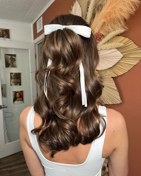 For the girly girls 🎀 these silky hair of my dreams! Loved doing this half up style with loose waves and my favorite accessory, a BOW! Also I am convinced I need curtain bangs like this pronto 🤩 Half Up Half Down Wedding Hair Bangs, Curtain Bangs Half Up Half Down, Hair And Makeup Artist, Curtain Bangs, Silky Hair, Loose Waves, Artist On Instagram, Half Up Half Down, Half Up