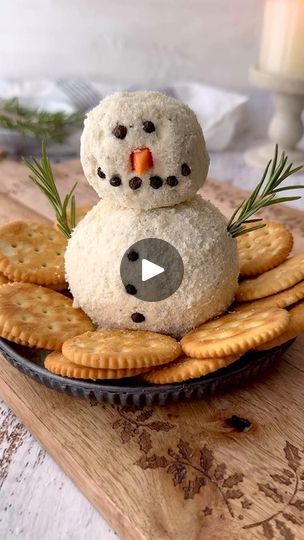 Snowman Cheeseball, Snack Man, Cheeseball Recipe, Christmas Appetizers Easy, Cheesy Appetizer, Boursin Cheese, Cheese Ball Recipes, Rosemary Sprigs, Ritz Crackers