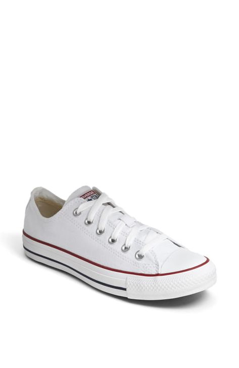 Converse Chuck Taylor Low, White Chucks, Tenis Vans, Top Sneakers Women, White Converse, Girls Gift, Converse Sneakers, Converse Chuck Taylor All Star, Womens Converse