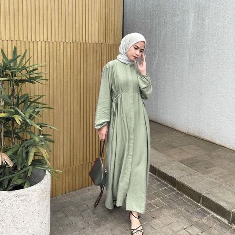 Green Hijab, Sage Green Dress, Dress Muslim, Ootd Dress, Fashion Muslim, Plain Dress, Muslim Dress, Luxury Dress, Style Maxi Dress