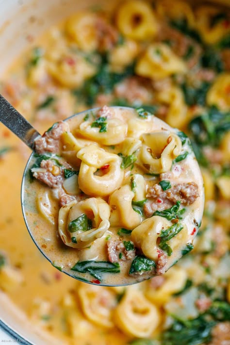 Spinach And Cheese Tortellini, Tortellini Soup Crockpot, Cheese Tortellini Pasta, Creamy Sausage Tortellini Soup, Creamy Sausage Tortellini, Italian Sausage Spinach, Spinach Soup Recipe, Creamy Tortellini Soup, Spinach Tortellini Soup