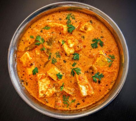 Paneer Gravy Recipe, Paneer Dishes, Paneer Recipes, Indian Curry, Masala Recipe, Chapati, Vegetarian Meals, Gravy Recipes, Indian Food Recipes Vegetarian