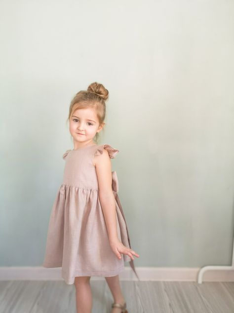 Bridesmaid Dress White, Bridesmaid Dress Blush, Blush Bridesmaid Dress, Green Flower Girl Dresses, Blush Flower Girl Dresses, Boho Flower Girl, Cap Sleeve Gown, White Linen Dress, Vestidos Color Rosa