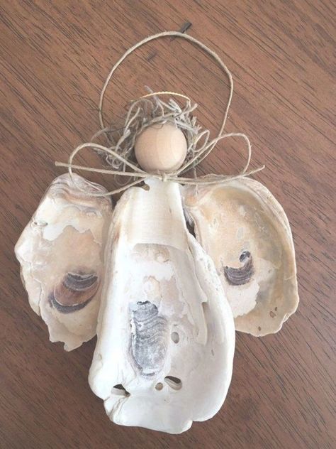 Oyster Angel, Oyster Shells Decor, Seashell Christmas Ornaments, Art Coquillage, Oyster Shell Crafts, Seashell Projects, Shells Diy, Shell Crafts Diy, Angel Crafts