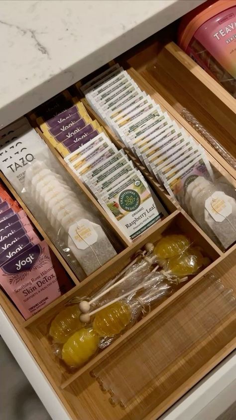 Yea Organization, Granola Bar Organization, Tea Drawer Aesthetic, Dorm Drawer Organization, Dorm Kitchen Organization, Aesthetic Kitchen Items, Home Organization Aesthetic, Aesthetic Kitchen Organization, Tea And Coffee Organization