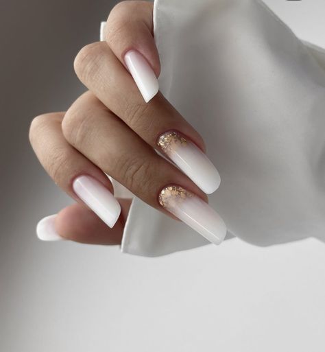 White Oval Nails, White Short Nails, Milky White Nails, White Almond Nails, Short Oval Nails, Oval Shaped Nails, White Coffin Nails, Milky Nails, Squoval Nails