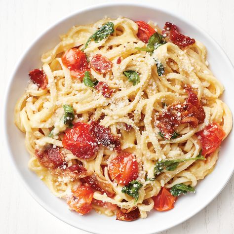 Bacon-Tomato Linguine By Food Network Kitchen Tomato Linguine, Weeknight Dinner Recipes, Food Savory, Linguine Recipes, Best Pasta Recipes, Bacon Tomato, Ideas Food, Weeknight Dinner Recipe, Linguine