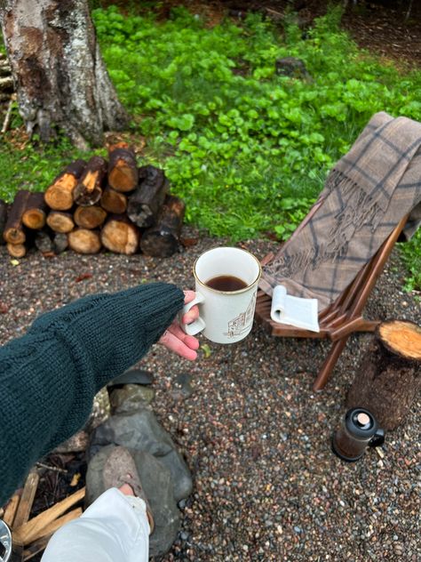 Earthy Crunchy Aesthetic, Crunchy Aesthetic, Cabin Trip, Granola Girl Aesthetic, Camping Aesthetic, Cottagecore Aesthetic, Granola Girl, Camping Life, Autumn Aesthetic