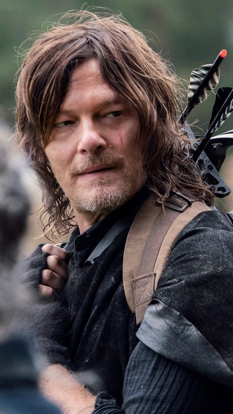 Daryl Dixon Haircut, Glenn The Walking Dead, Darryl Dixon, Daryl Twd, Walking Dead Wallpaper, The Walkind Dead, Daryl And Carol, Walking Dead Daryl, Fear The Walking