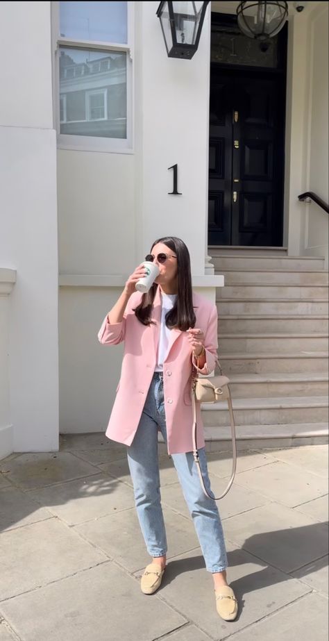 Blazer Outfits For Women With Jeans, Pink Tweed Blazer Outfit Women, Pink Blazer Business Casual, Pink Blazer Styling, Pink Linen Blazer Outfit, Quiet Luxury Work Outfits, Day To Night Outfit Spring, Cooking Class Outfit, Birthday Party Guest Outfit Casual