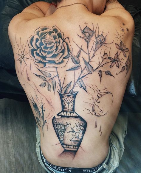 Vase Back Tattoo, Minimalist Tattoo Ideas, Traditional Tattoo Designs, Flower Tattoo Back, Forearm Tattoo Women, Tattoo Style Drawings, Jewelry Tattoo, Back Tattoo Women, Time Tattoos