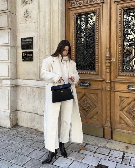 paris fashion, parisian chic style, paris outfits, paris aesthetic, Parisian style, Parisian aesthetic, Parisian chic style, Parisian winter outfits, winter outfits, winter fashion, Parisian vibes, parisian outfits winter Cream White, Knitwear, Ootd, Trousers, Cream, Celebrities, White, Fashion Trends