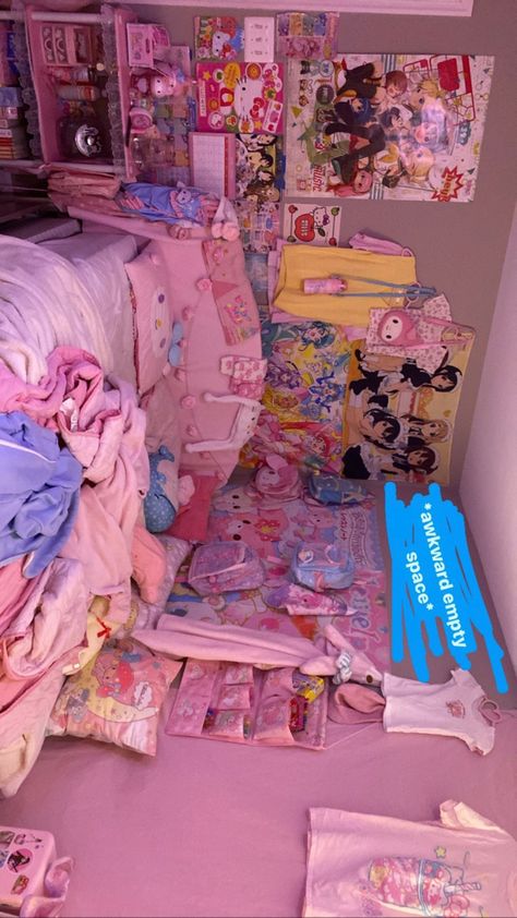 Cute Core Room, Kawaii Rooms, Cutecore Room, Horror Room, Kawaii Kei, Hello Kitty Rooms, Otaku Room, Cute Rooms, Aesthetic Room Ideas