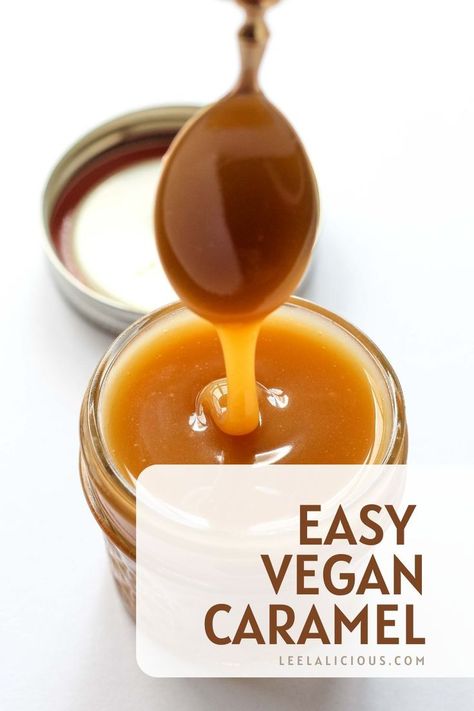 small jar of vegan caramel sauce spoon drizzling sauce into jar Vegan Caramel Sauce Recipe, Tahini Caramel, Vegan Caramel Sauce, Resep Vegan, Caramel Recipe, Vegan Baking Recipes, Vegan Caramel, Healthy Vegan Desserts, Salted Caramel Sauce