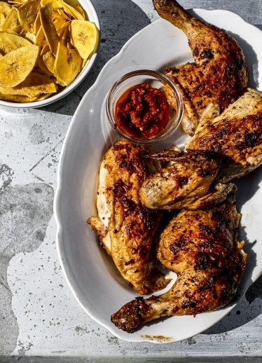 Piri Piri Chicken Recipe, Lemon Chicken Thighs, Piri Piri Chicken, Baked Lemon Chicken, Spicy Grilled Chicken, Chicken Grilled, Creamy Coleslaw, Piri Piri, Stuffed Whole Chicken