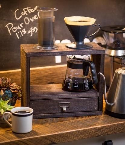 Pour Over Coffee Stand, Drip Coffee Stand, Coffee Stand, Pour Over Coffee Maker, Coffee Facts, Coffee Stands, Dock Station, Coffee Dripper, Coffee Brewer