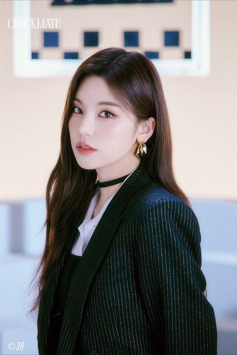 ITZY Yeji Checkmate Yeji Pics, Fairytale Photoshoot, It'z Me, Itzy Yeji, Korean Celebrities, New People, Record Label, World Tour, First World