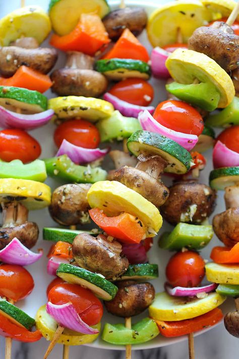 Vegetable Kabobs - Damn Delicious Vegetable Screwers, Veggie Screwers, Grill Kabobs, Grill Veggies, Grilled Kabobs, Vegeterian Dishes, Vegetable Kebabs, Veggie Kabobs, Vegetable Kabobs