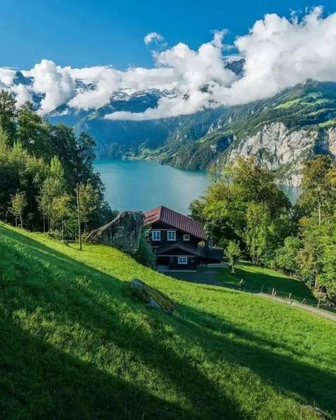 Banana Trees Landscape, Switzerland House, Swiss House, Switzerland Destinations, Visit Switzerland, National Parks Photography, English Village, Countryside House, Cabins And Cottages