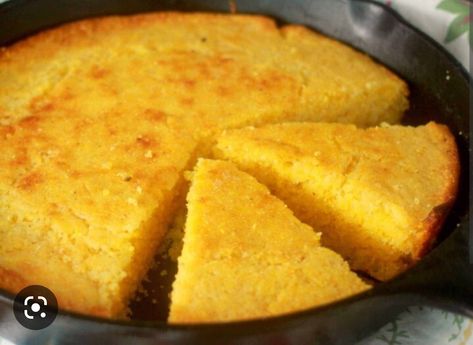 Easy Moist Cornbread Recipe, Country Cornbread, Keto Cornbread Recipe, Old Fashioned Cornbread, Best Cornbread Recipe, Cornbread Recipe Sweet, Moist Cornbread, Buttermilk Cornbread, Cornbread Easy