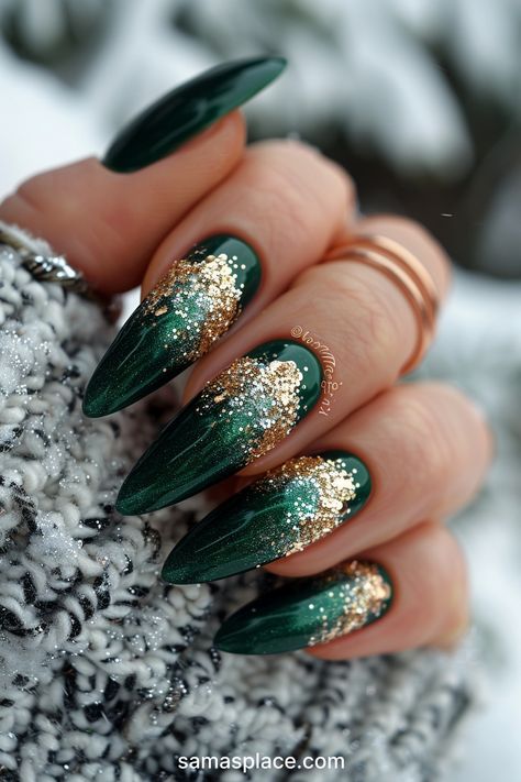 30+ Emerald Green Winter Nails Art ideas and Designs Nail Art Designs Witchy, New Years Nail Designs Coffin Shape, New Years Eve Nails Stiletto, Xmas Nails Green And Gold, Chrome New Years Eve Nails, Green And Gold Foil Nails, Christmas And Nye Nails, Chrome And Sparkle Nails, Dark Green Nails Designs Gold