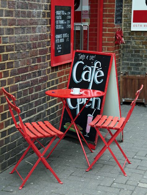 Someone braved the cold for an espresso ! Ireland Summer, Glamping Trailer, Red Restaurant, London Activities, Boba Shop, Cafe Exterior, London Illustration, London Theme, London Cafe