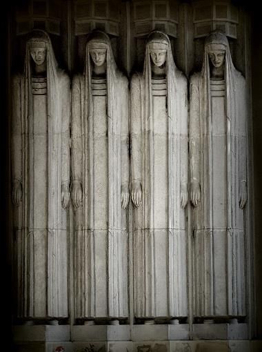 Art Deco Concept Art, Sharp Architecture, Architectural Sculpture, Ange Demon, Brutalist Architecture, Art Deco Architecture, Arte Inspo, Wow Art, Sculpture Installation