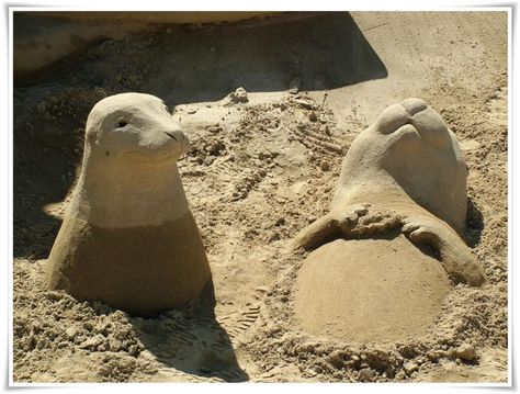 Sand Sculptures Easy, Sculpture For Kids, Beach Sand Castles, Beach Sand Art, Sand Sculpture, Ice Art, Snow Sculptures, Snow Art, Castle Art