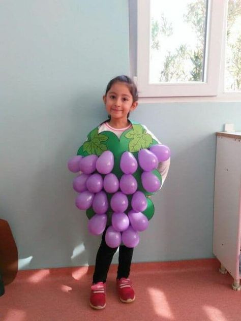 Fruit & Vegetable Costumes for Kids - Homemade Fancy Dresses Fruit Fancy Dress, Vegetable Costumes, Fancy Dress Costumes Kids, Fruit Costumes, Fancy Dress Competition, Costume Carnaval, Kids Homemade, Hand Crafts For Kids, Homemade Halloween