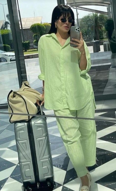 Picnic Outfit Summer Casual, Casual Picnic Outfit, Ayeza Khan Dresses, Picnic Outfit Summer, Insecure Women, Outfit Summer Casual, Travel Attire, Picnic Outfit, Co Ords Outfits