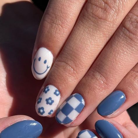 Hannah Leong on Instagram: "For my girls who aren’t into the Halloween nails. I love these colors together😍 • • • #fallnails #fallnailart #nailinspo #nailart #handpaintednailart #checkerednails #smileynails #flowernails #nailsnailsnails #nailsofinstagram #utahnailtech #hanpolished" Super Fun Nails, Different Color Nail Designs, Cute Nail Designs For Short Nails Summer, Nail Art Designs On Short Nails, Cute Fingernails, September Birthday Nail Ideas, Pastel Nail Designs Short, Short Fall Gel Nail Designs, Blue On Blue Nails