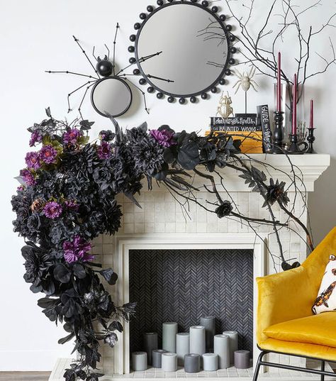 Halloween Floral Garland, Halloween Flower Arrangements Diy, Floral Mantle Decor, Halloween Mantels, Witchy Halloween Decor, Fall Office Decor, Office Decor Inspiration, Halloween Mantle Decor, Halloween Fireplace