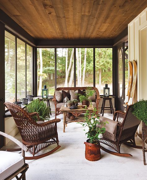 10 Outdoor Fall Decorating Ideas For A Cozy Autumn Veranda Design, Screened Porch Decorating, Porch Design Ideas, Balkon Decor, Cottage Porch, Summer Cabin, Porch Windows, Enclosed Porches, Enclosed Patio