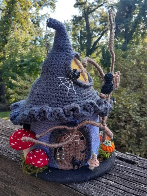 Tea Cosy Crochet, Crochet Fairy, Crochet Halloween, Crochet Mushroom, Halloween Crochet Patterns, Crochet Amigurumi Free, Crochet Fall, Crochet Decoration, Holiday Crochet