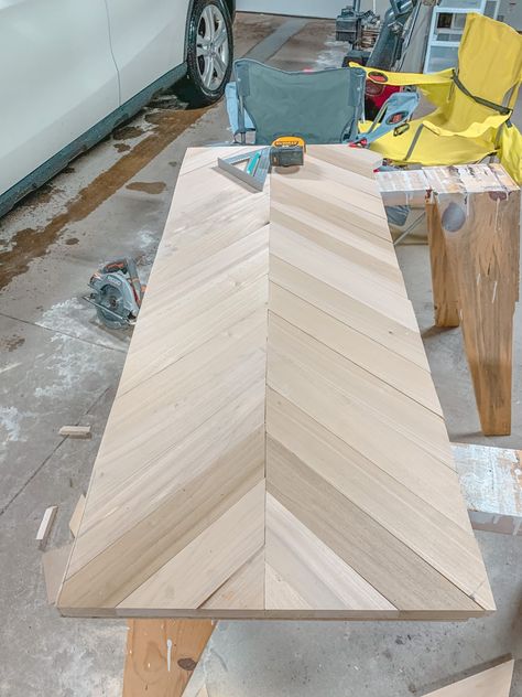 Herringbone Side Table, Coffee Table Woodworking, Diy Chevron Table, Herringbone Coffee Table Diy, Herringbone Desk Top, Herringbone Door Diy, Diy Herringbone Countertop, Herringbone Table Top Diy, Herringbone Countertop