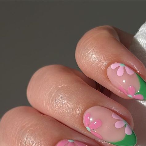 𝗦𝗶𝗺𝘂 ♡ on Instagram: "Cute floral combo of pinks and green🌸🌱 swipe left for tutorial👀  Created for @opinailsuk  Shades used: • Passion • Won for the Ages • Faux-ever Yours • Flamingo Your Own Way • In Mint Condition  *paid content ____ #nailart #nailsofinstagram #cutenails #nailinspo #prettynails #naildesign #floralnails #cutenails #nailtutorial #nailinspiration" Pink And Green Dip Nails, Pink Green Nail Art, Pink And Green Floral Nails, Green And Pink Nails Designs, Pink And Green Nails Design, Green Pink Nails, Green And Pink Nails, Green Nail Art, 2024 Nails