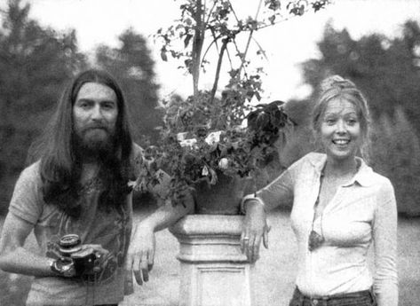 George and Pattie Harrison, 1970 George Harrison And Pattie Boyd, Patty Boyd, Friar Park, George Harrison Pattie Boyd, Patti Boyd, Beatles Girl, Beatles George Harrison, Pattie Boyd, Beatles George