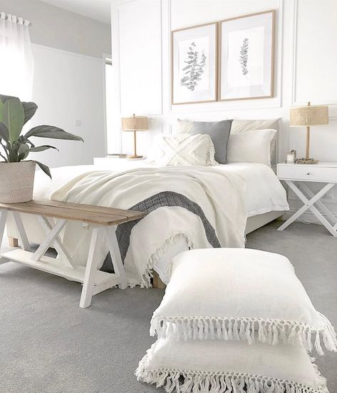 Calming Coastal, Scandi Bedroom, Vintage Bedroom Decor, Bedroom Trends, Scandi Home, Coastal Bedrooms, Coastal Bedroom, Master Bed, Vintage Bedroom